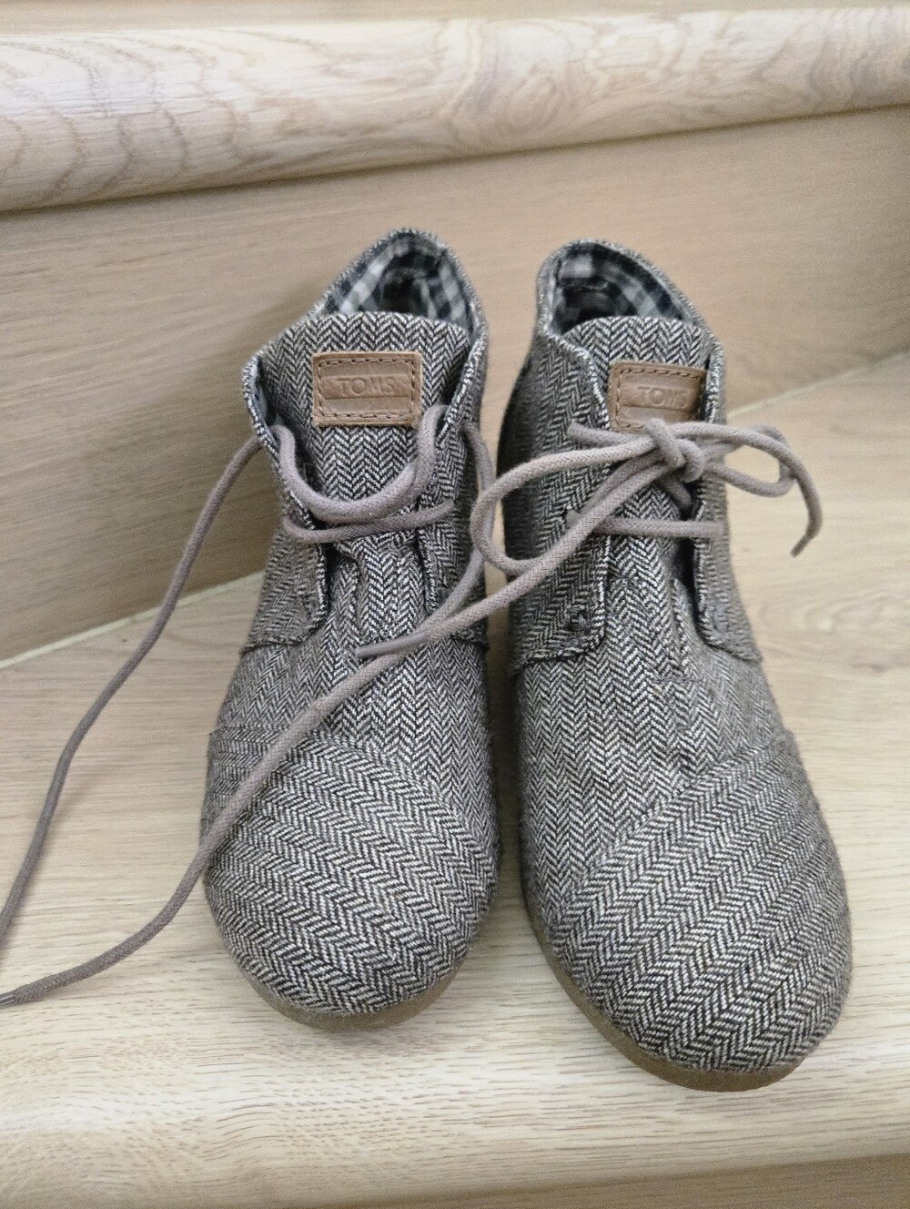 TOMS Gray Herringbone Tweed Lace Up Ankle Booties Women’s 6